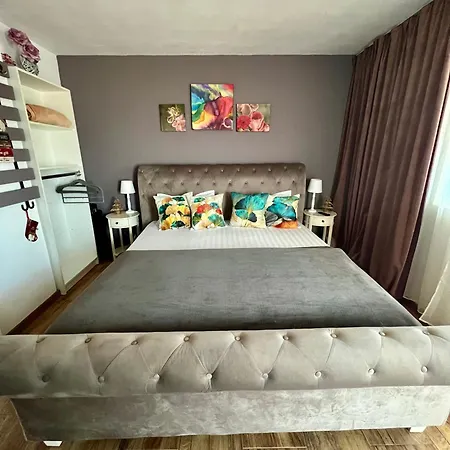 Dominic Unirii Square *